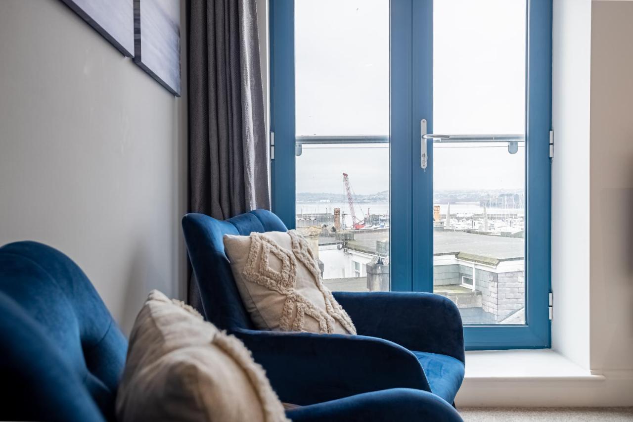 Elegant Fresh Spacious Two Bed Apartment - Juliet Balcony - Sea, Marina, Harbour Views, English Riviera Clock Tower Torquay Bagian luar foto