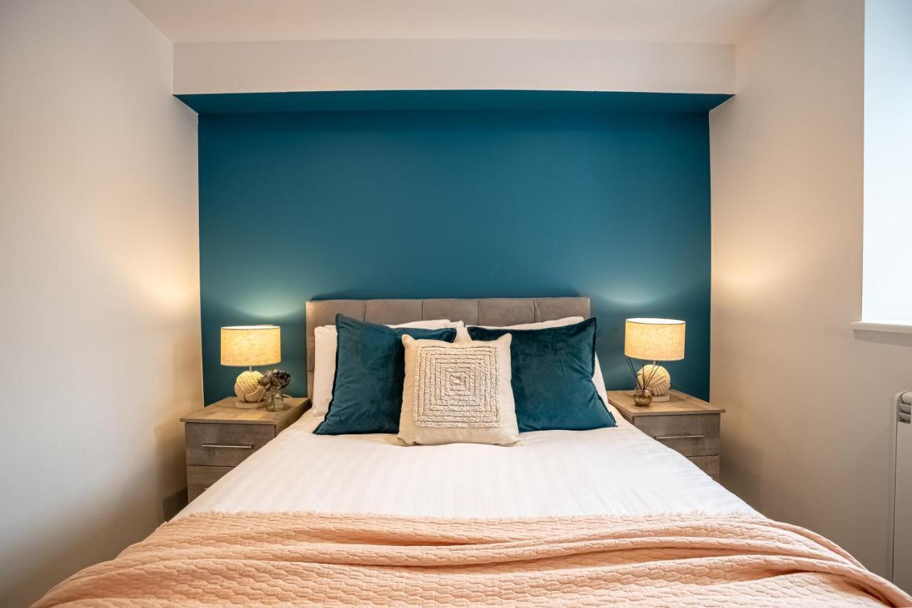 Elegant Fresh Spacious Two Bed Apartment - Juliet Balcony - Sea, Marina, Harbour Views, English Riviera Clock Tower Torquay Bagian luar foto